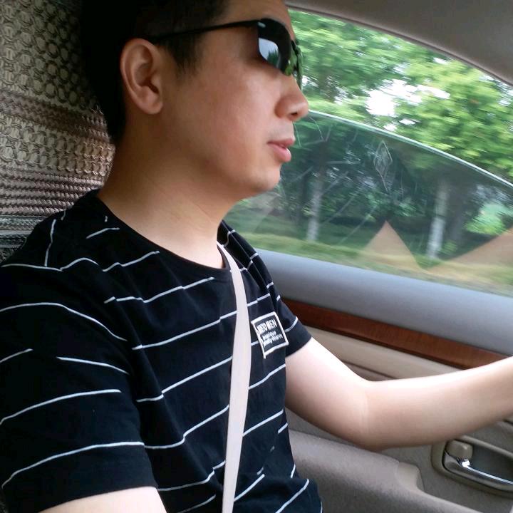 桃元时尚羽绒服设计