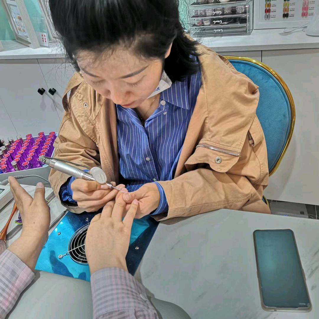 蜗居美甲工作室