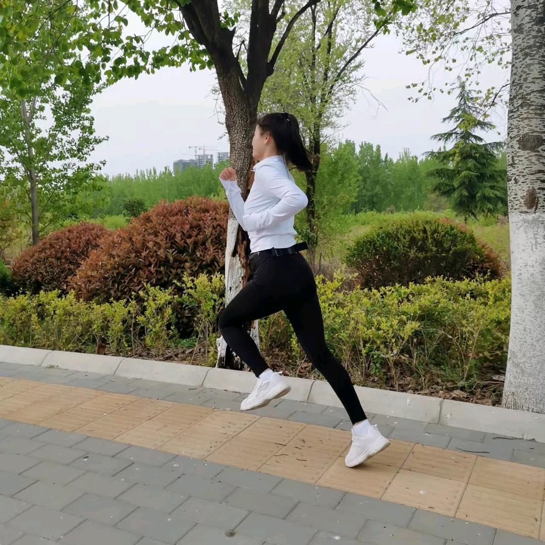 奔跑的佳瑞