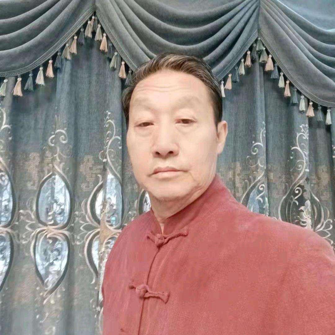 华   哥  💞