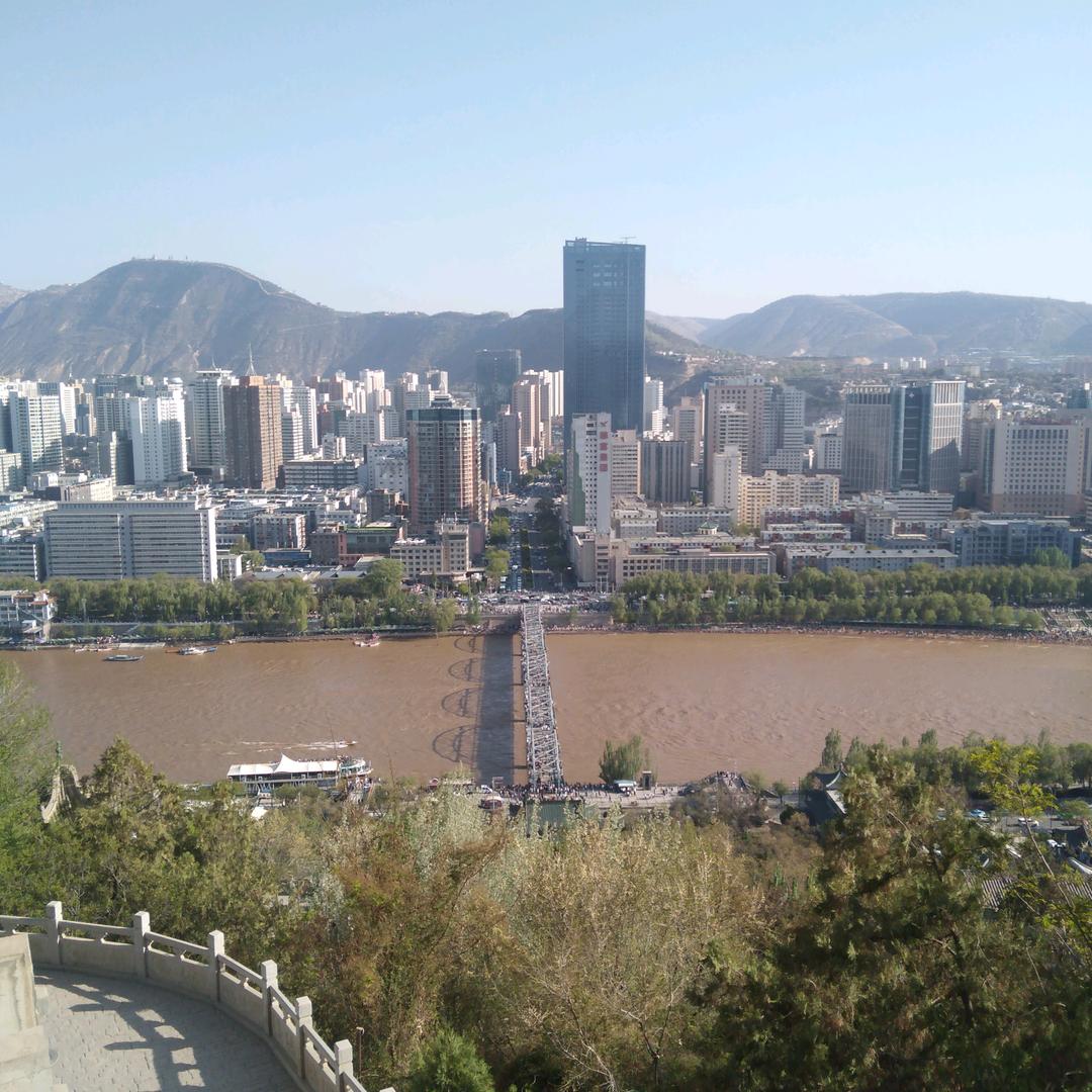 战鼓摧春