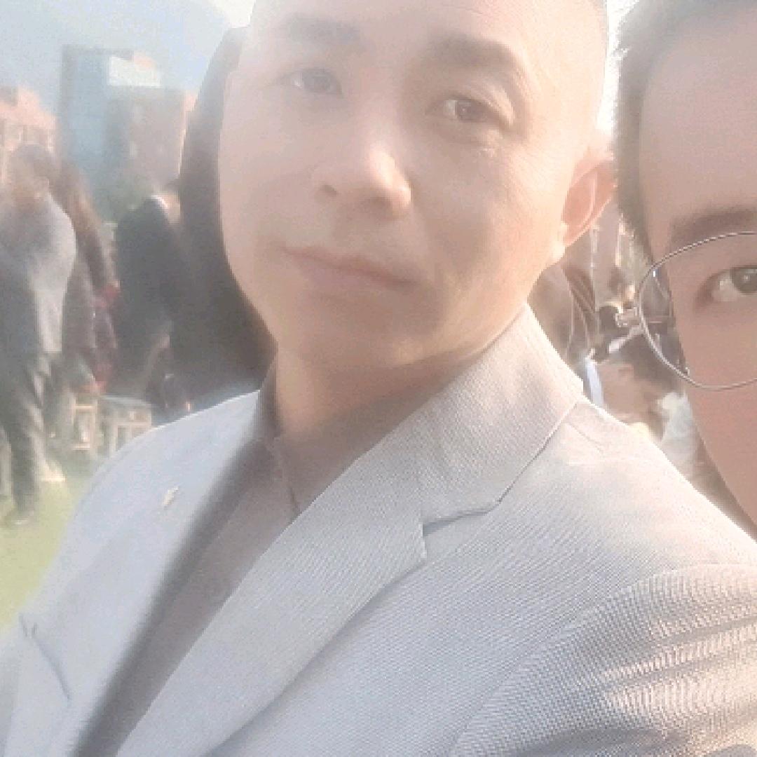 奋斗中的，战斗机。