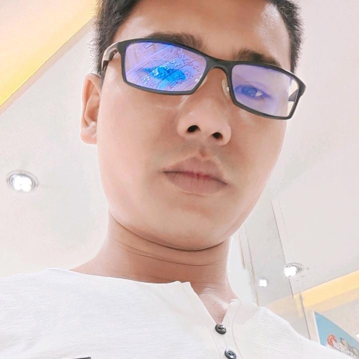 坐在坟头调戏鬼