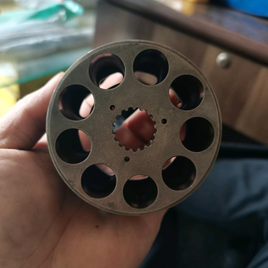 破碎的泵胆