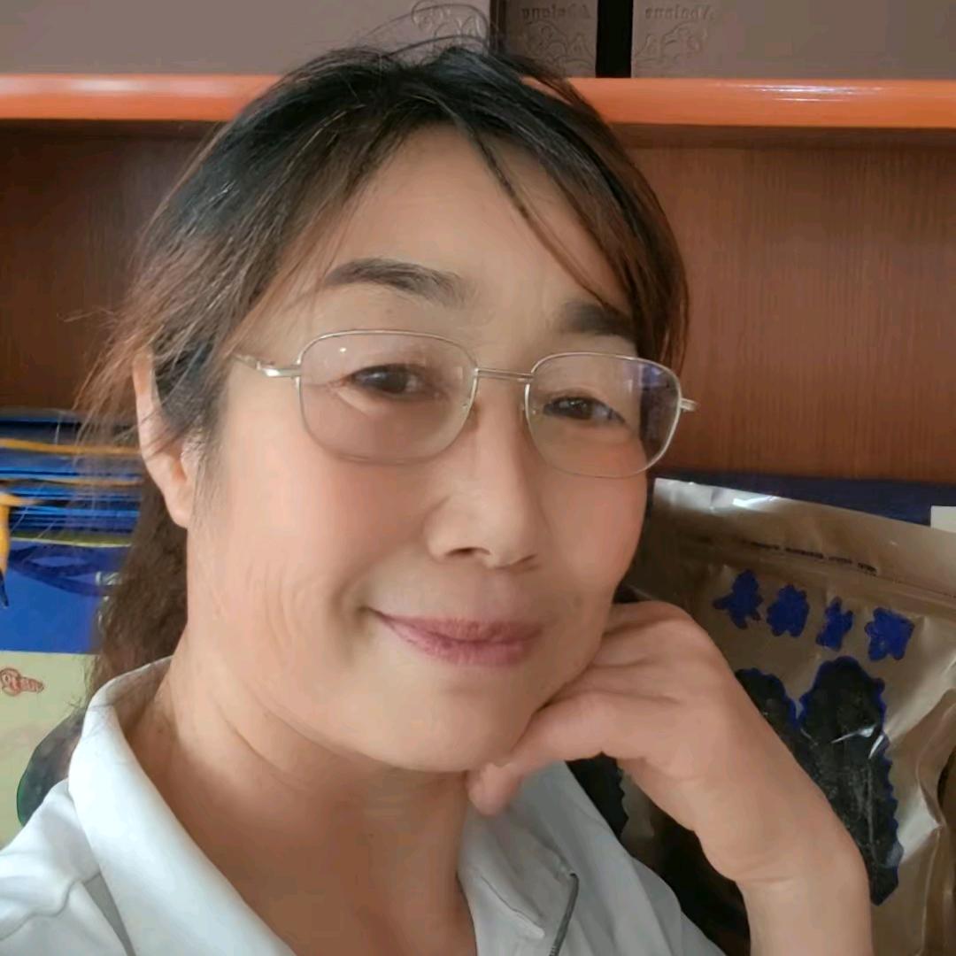 种棚的小姐姐