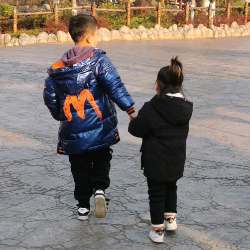 轩哥👨‍👩‍👧‍👦丫妹
