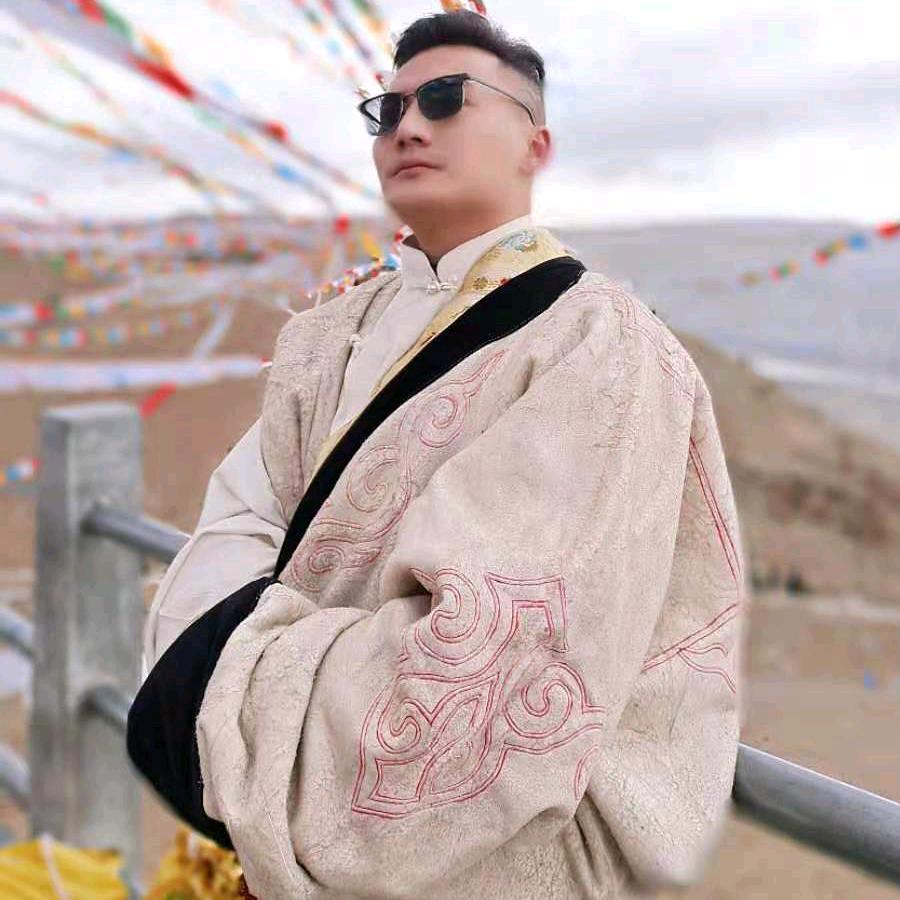 咏如瓦🕵️贡桑群培