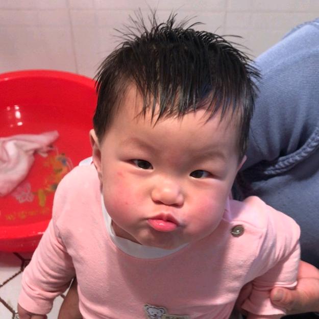 行走的白若花
