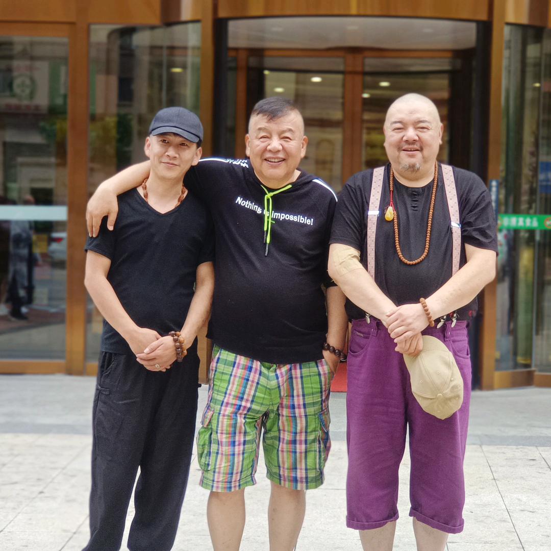 魔幻手机剧场砚铭制片主任