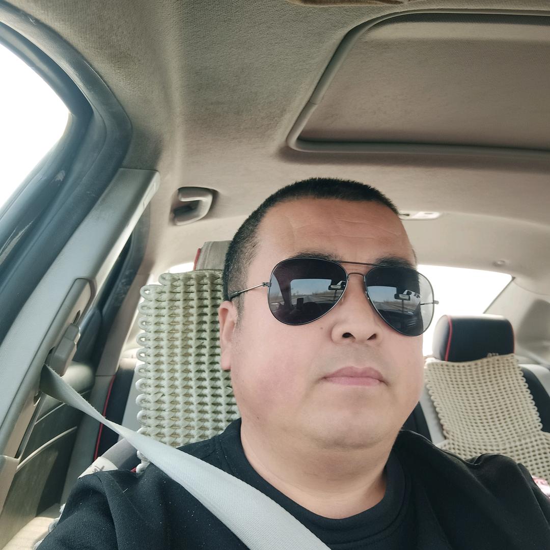 舞台桌椅，卢哥