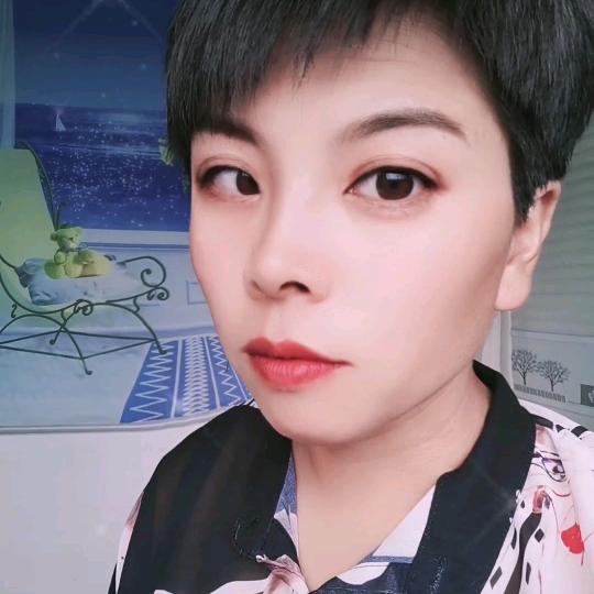 悲伤 的傻丫头