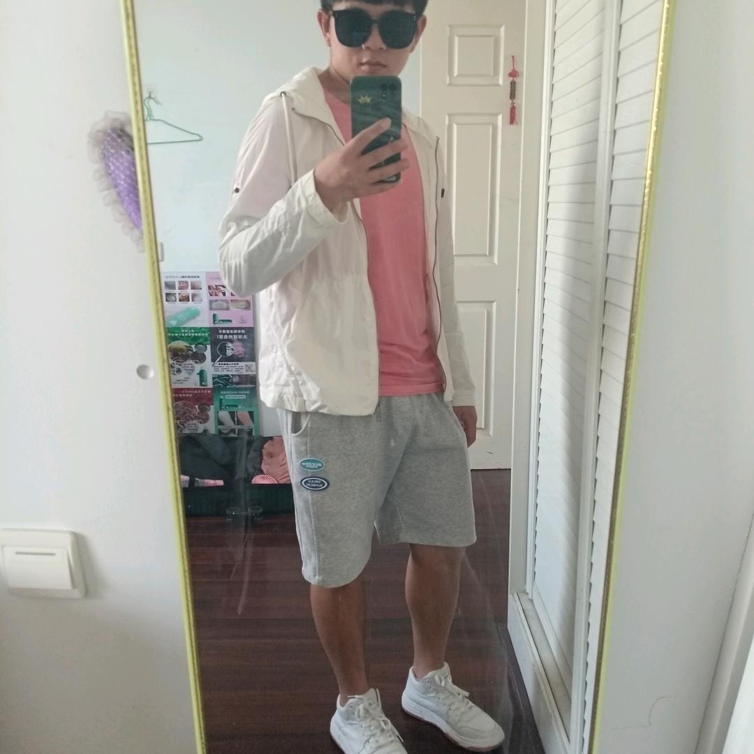 张     小      飞