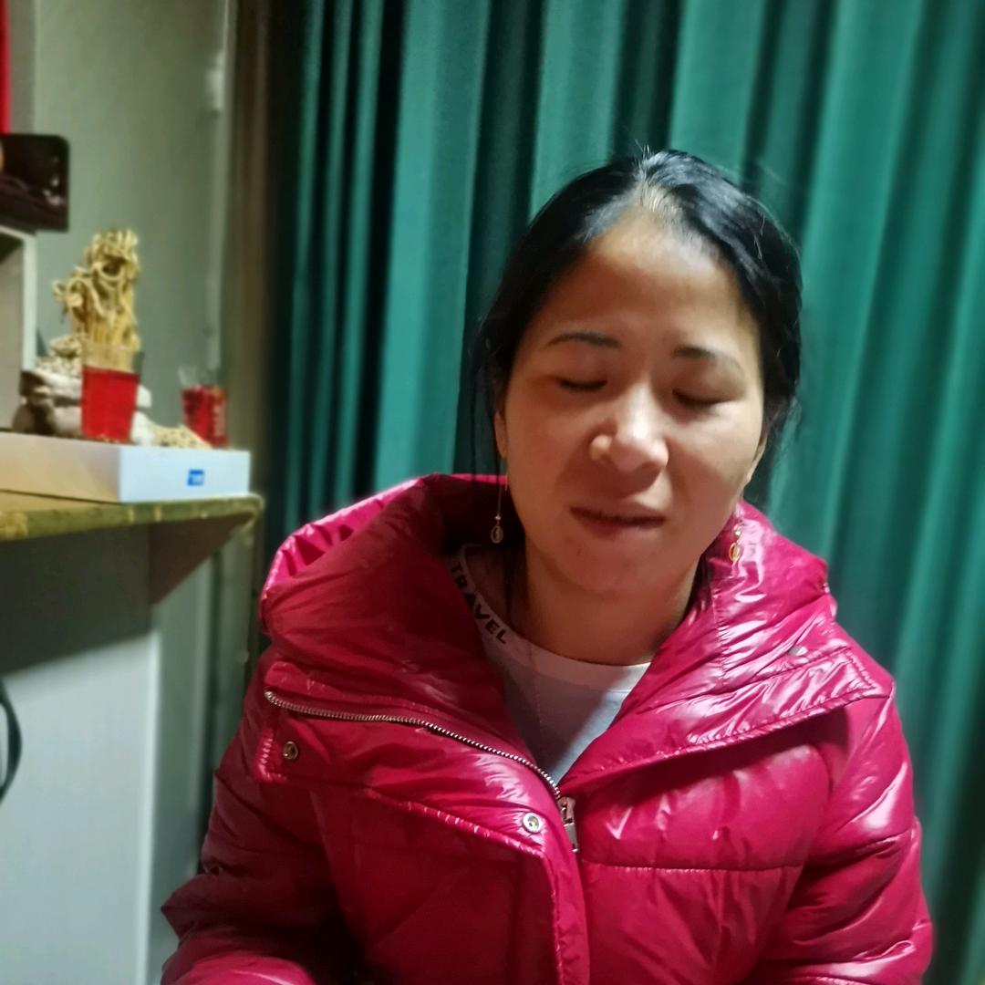 卢红