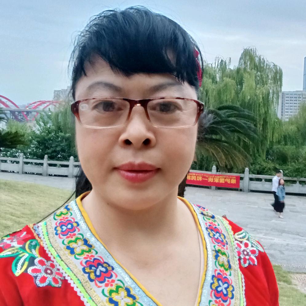 柳江笑微微