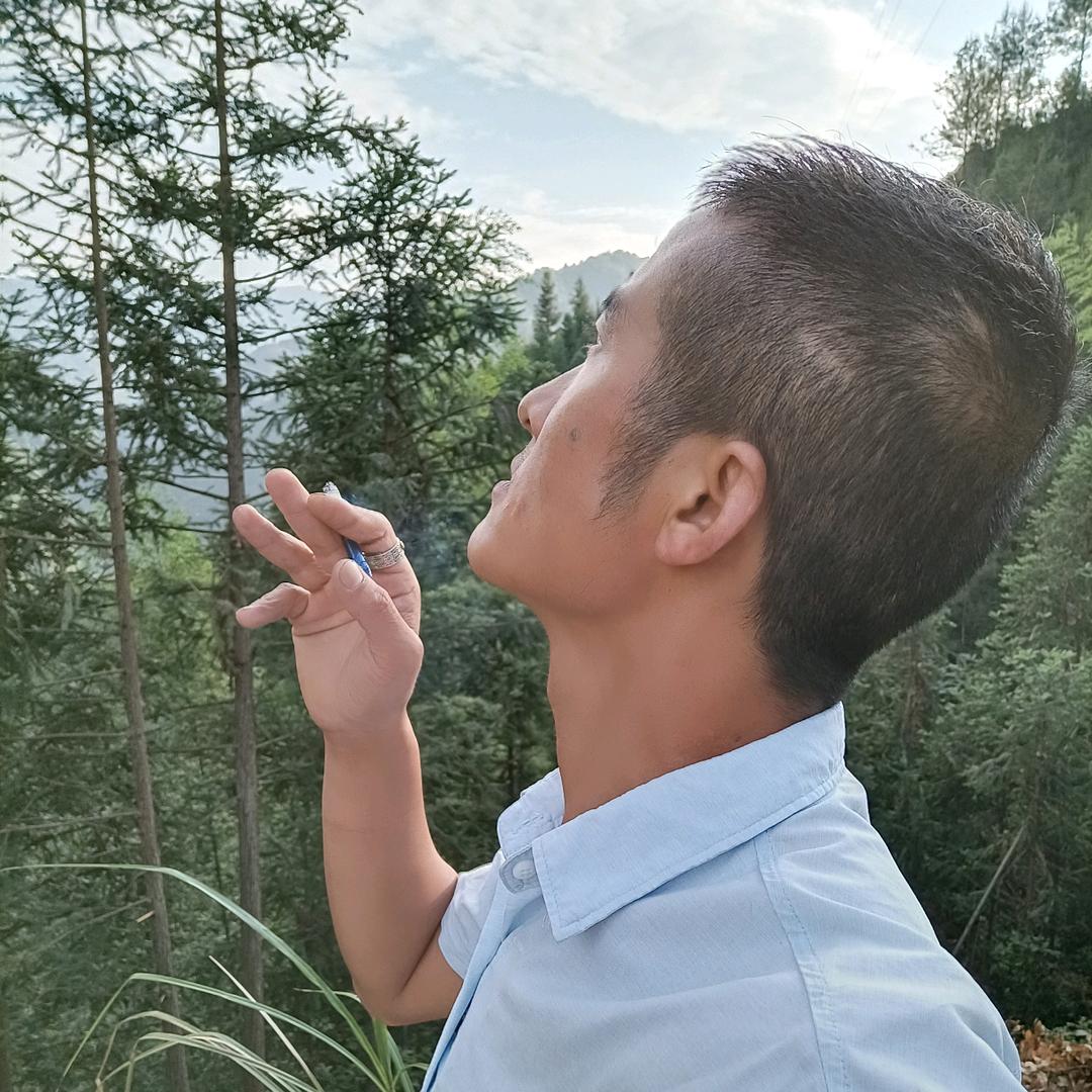 单亲爸爸～我的老婆叫烟，还有一个情人叫酒