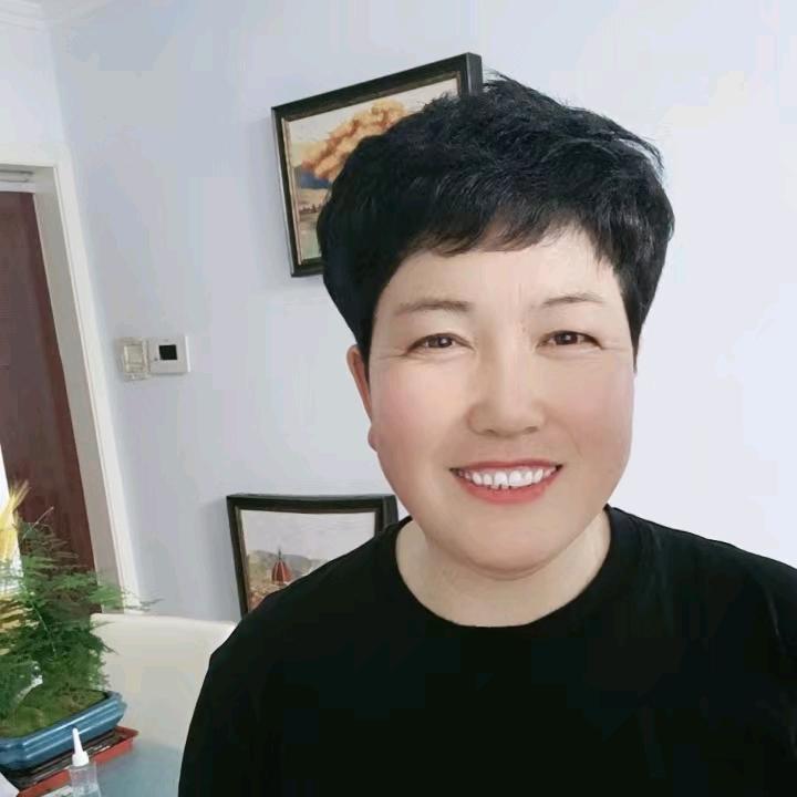 开心快乐的孟姐