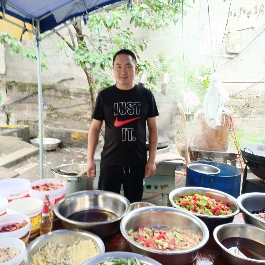 夏二娃，乡村宴席