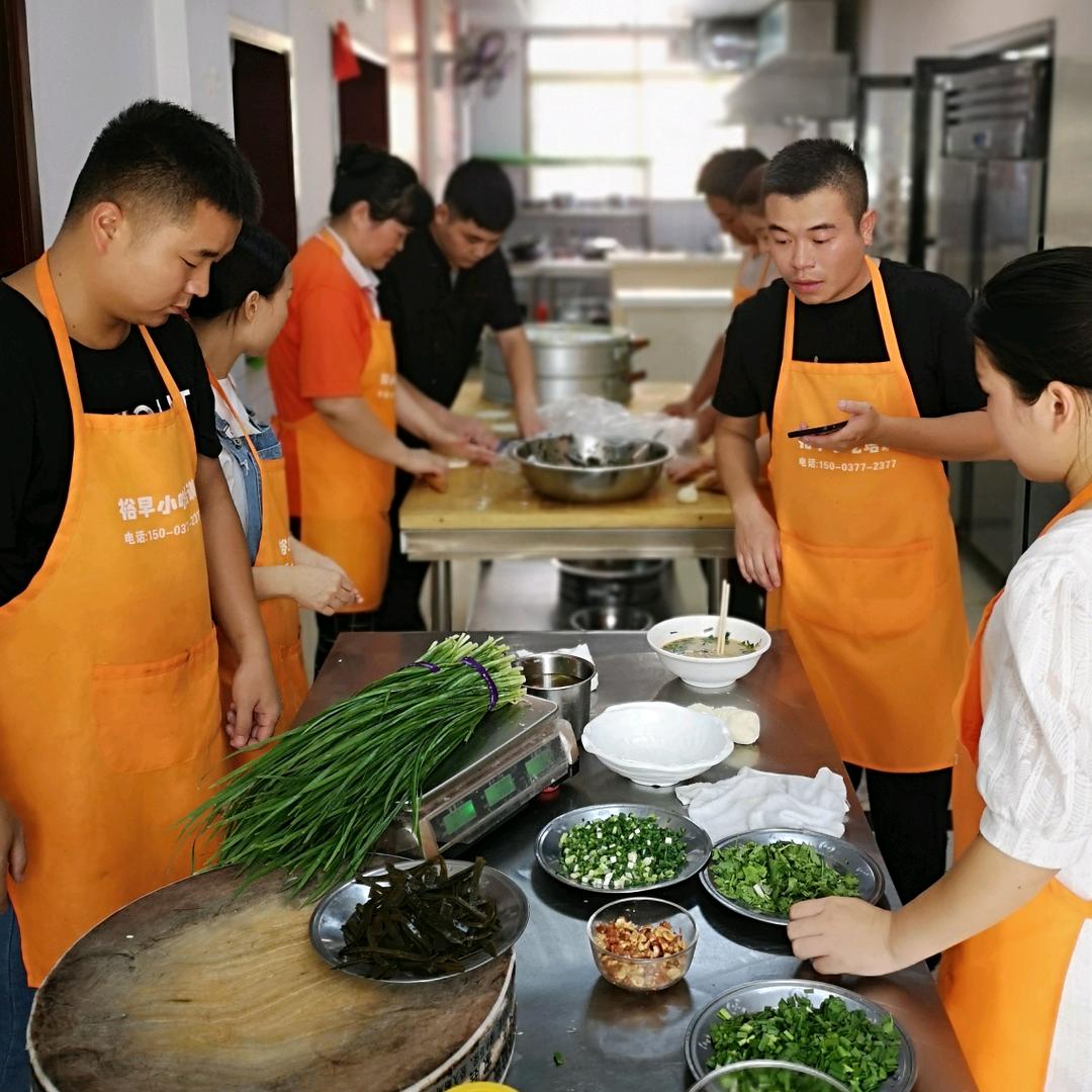 信阳裕早餐饮管理有限责任公司