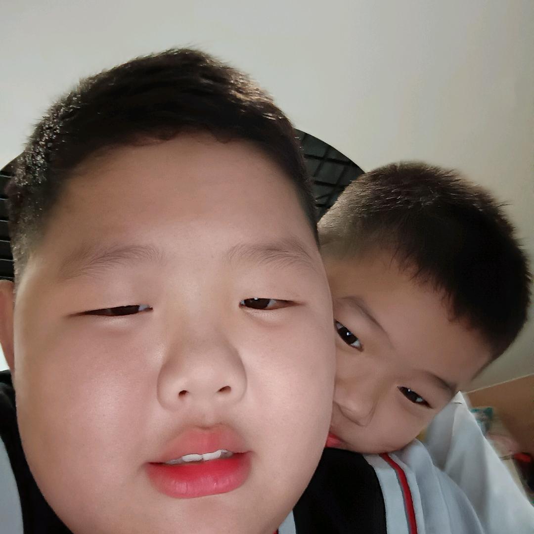 小童学岳晨宇头像