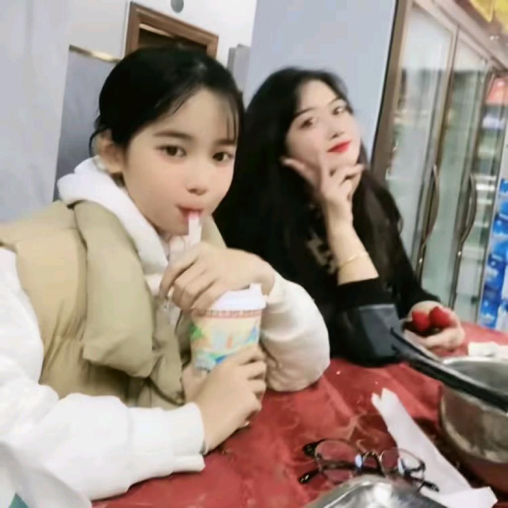 是小柚子牙