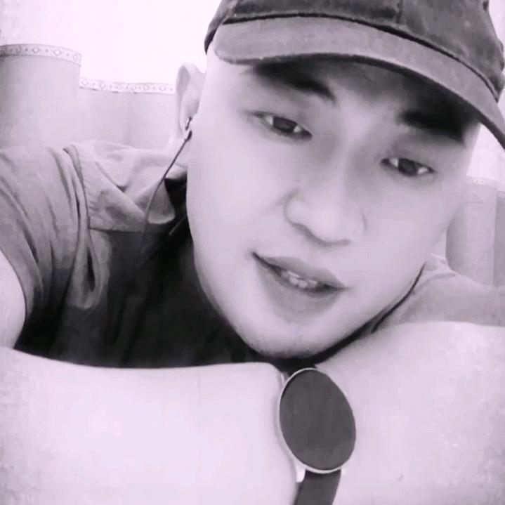 🙏冷眼温唇🙏