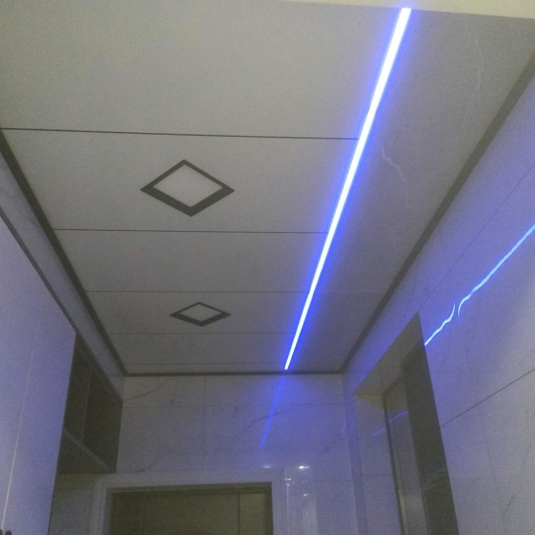 专业厨卫集成吊顶，批刮腻子