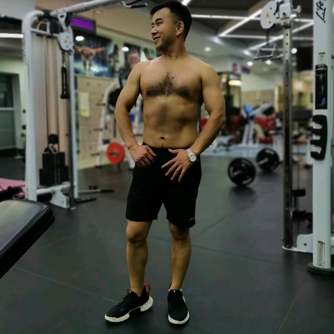 爱健身的阳子