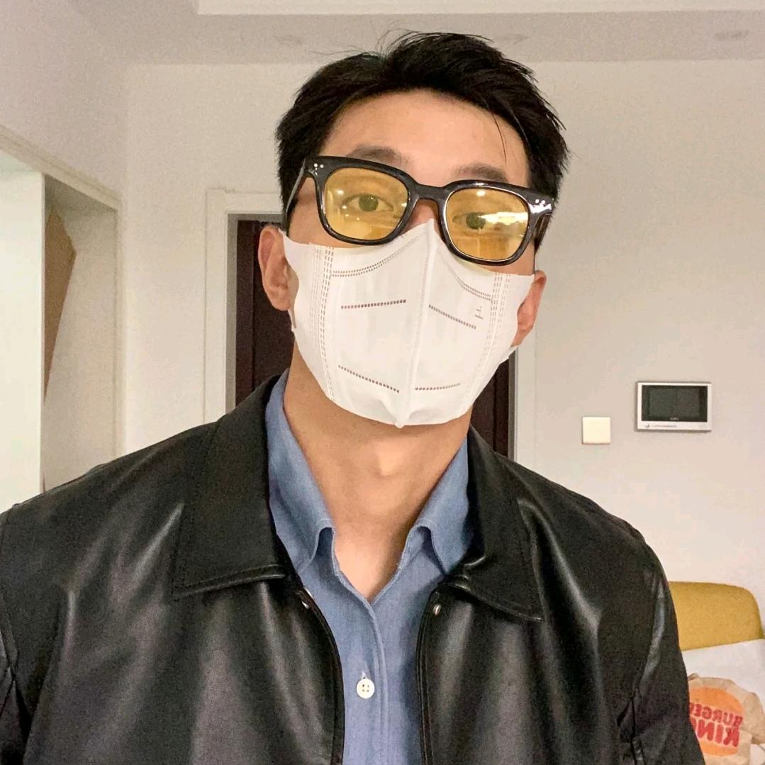 二    三