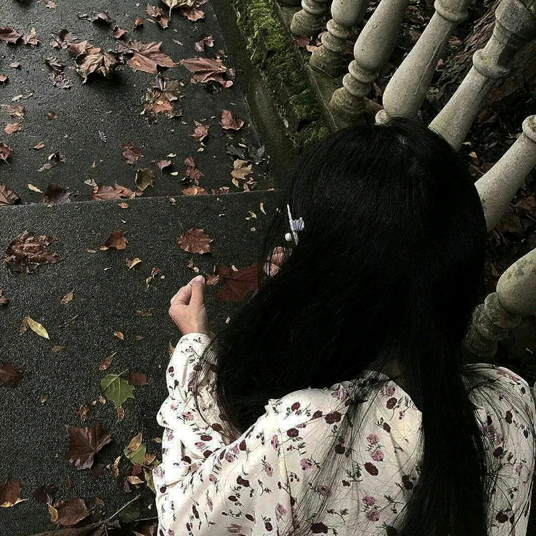 忆白