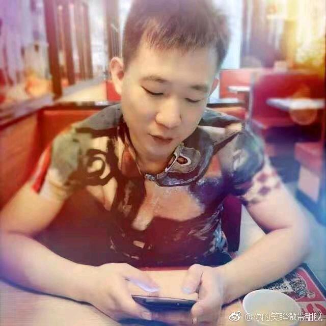 小眼先生