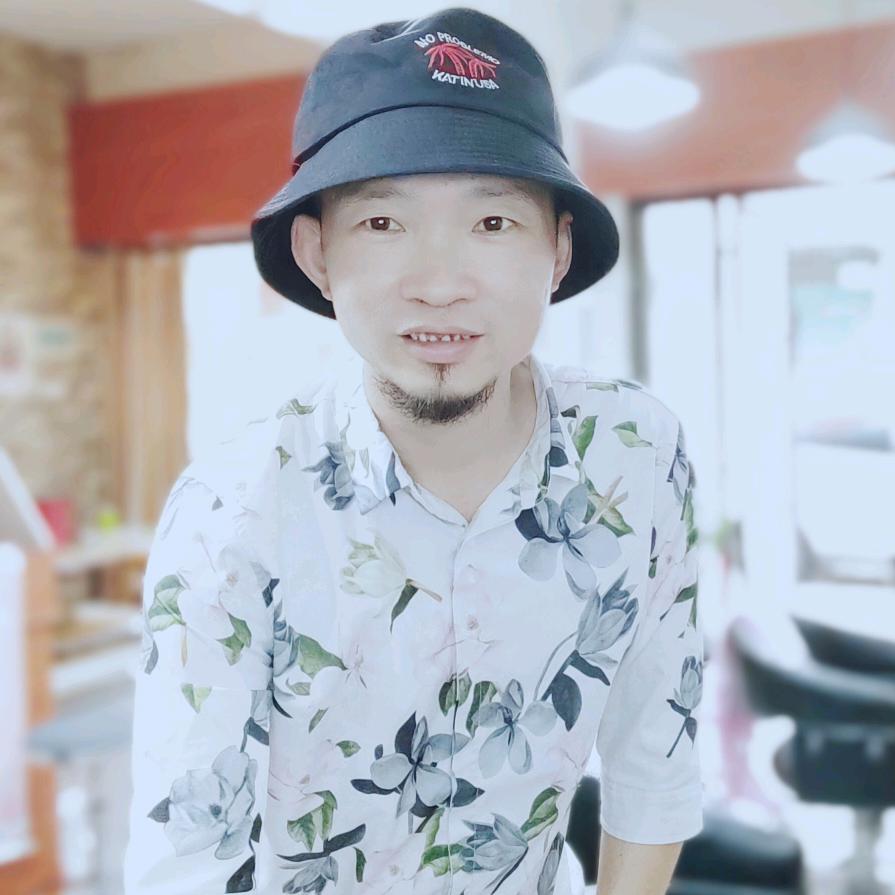 拖泥粥💇（禾诚造型）