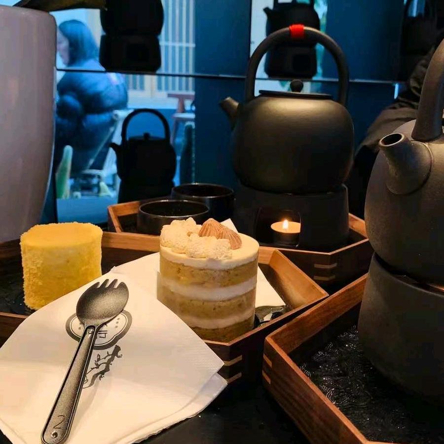 风雨并肩，何来孤独？