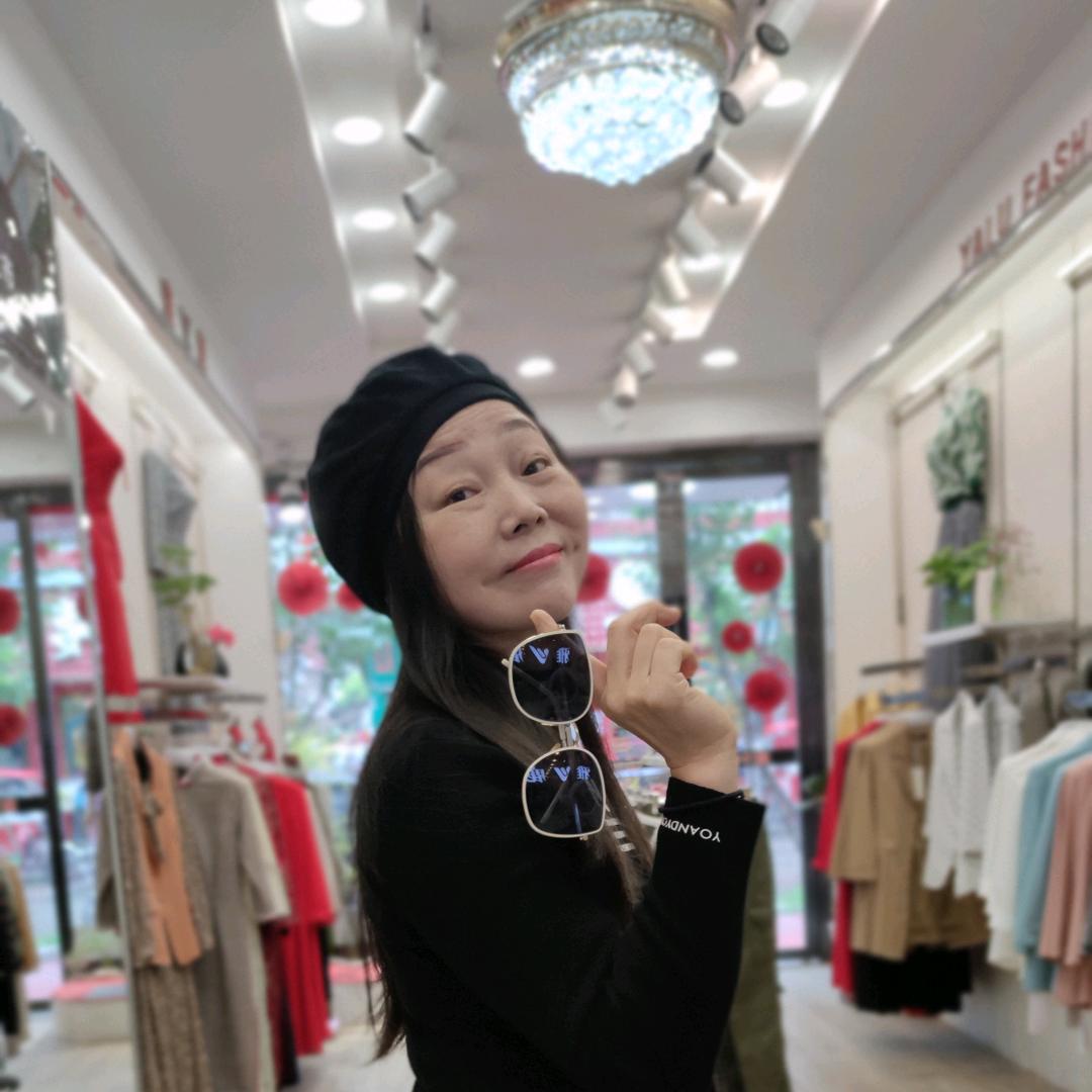 雅鹿服装射洪金华店