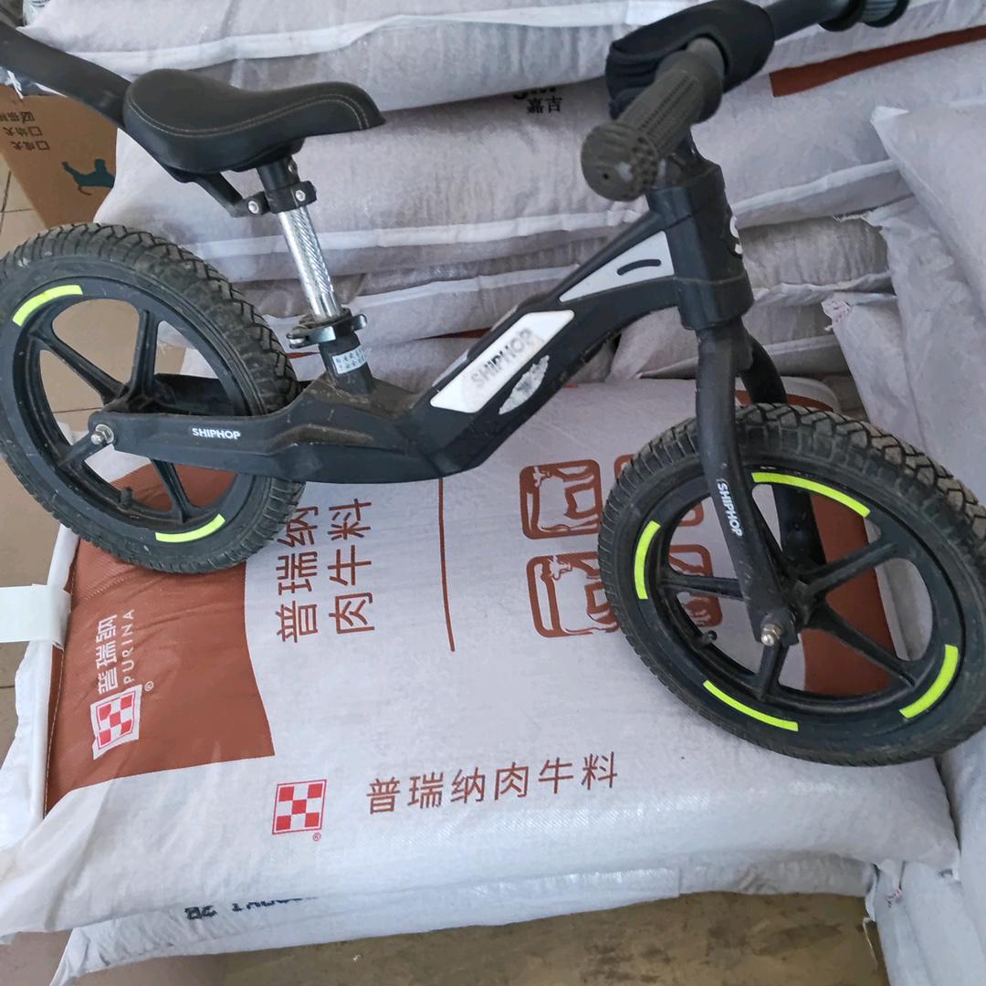 普瑞纳饲料，豆粕，马兰苏打，盐，玉米