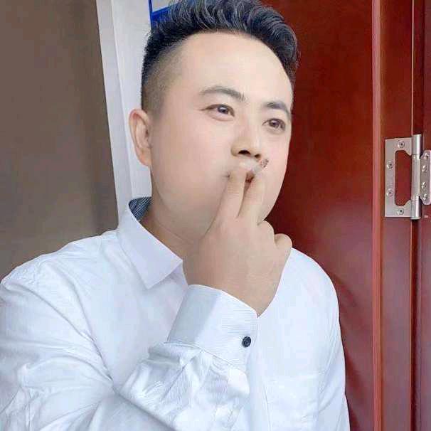 爱撸铁的易先生