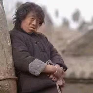 辞别再无相见日，终是一人度春秋。