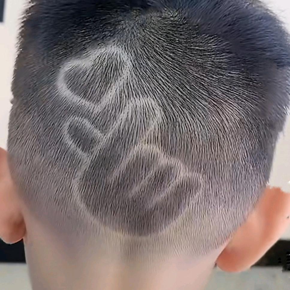 萌宝专业儿童理发