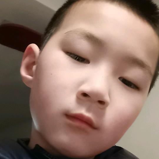 刘展宏，2103333356t