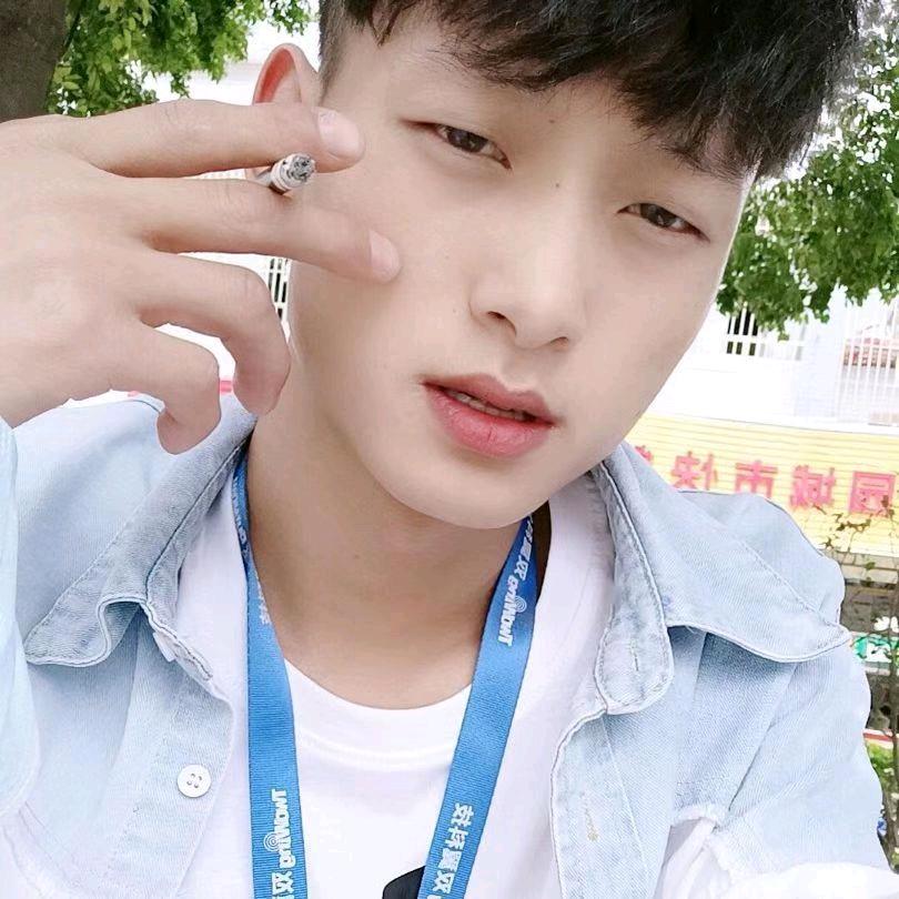 ঞᩚ烟ꦿ在᭄寂寞꧔ꦿ中᭄点ꦿ然ꪟ