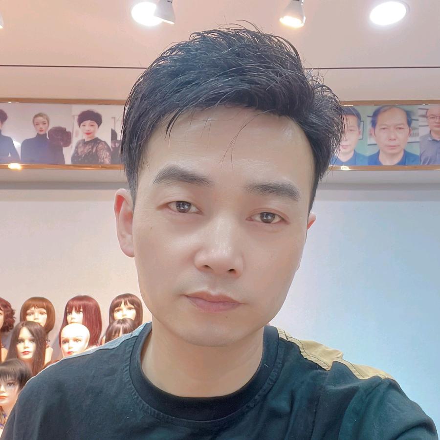 句容市华阳街道许能刚假发店