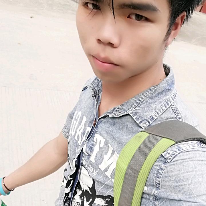 隔壁小王在工地（贴砖）