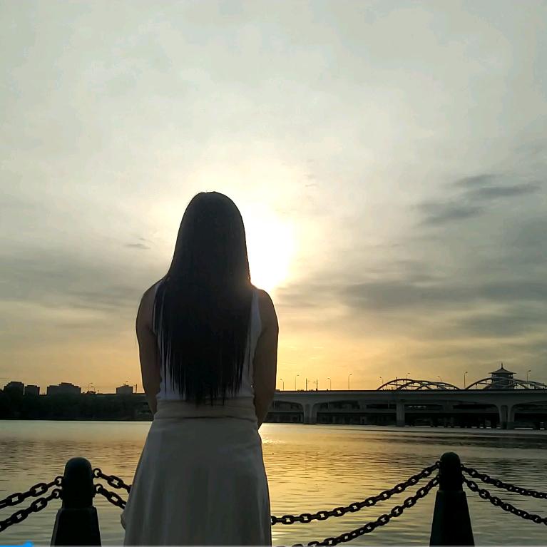 杨凡剪纸