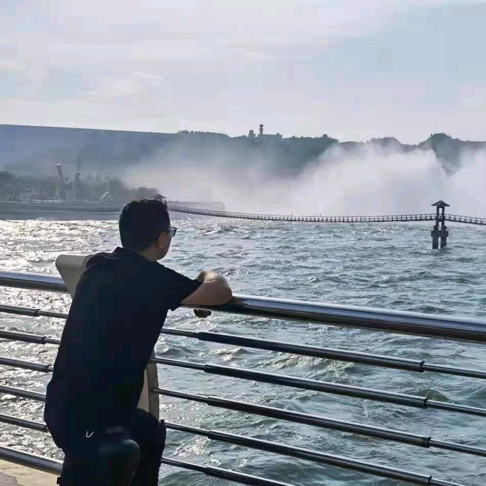 耀哥闲得慌