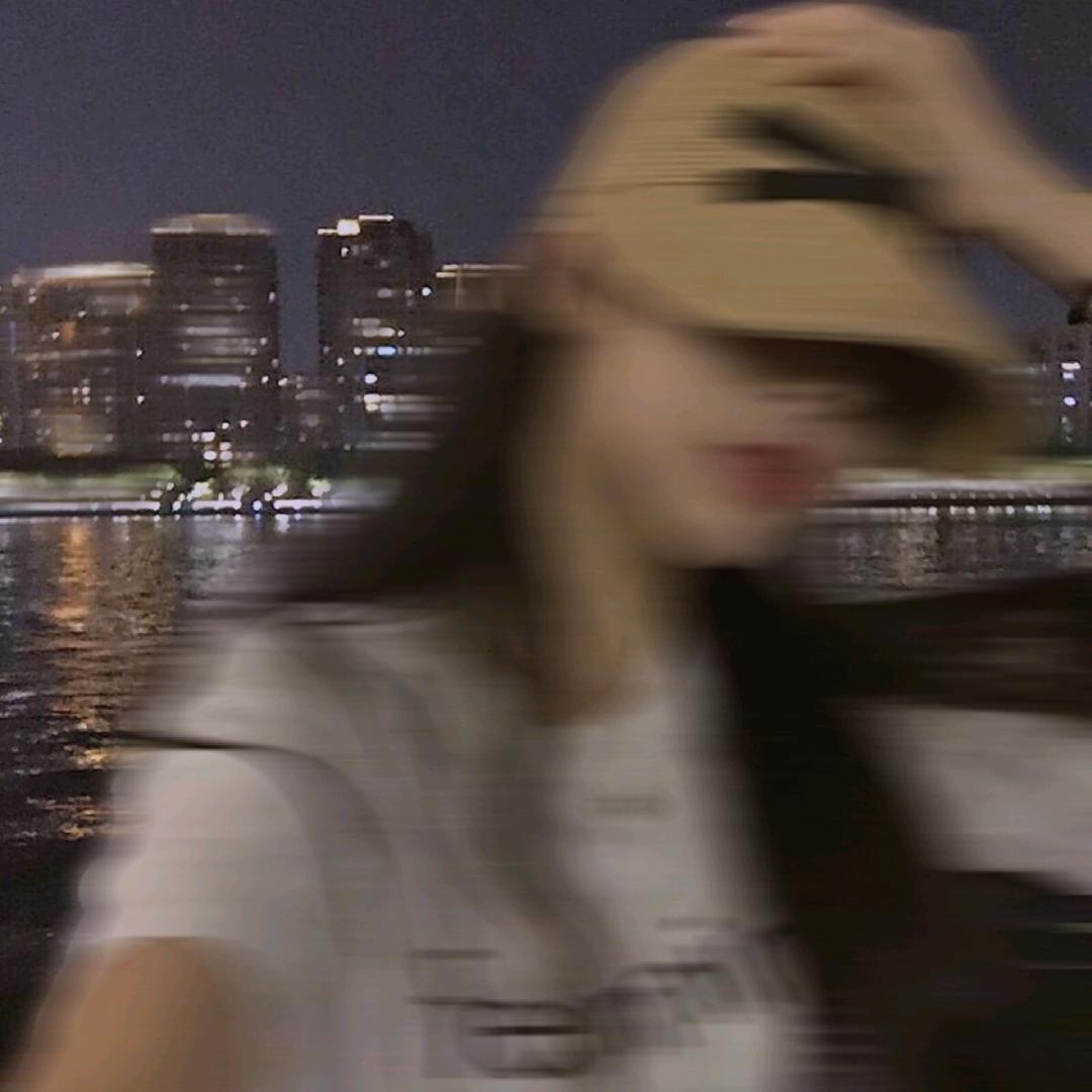 ` ᮨ໌້ 她  - .