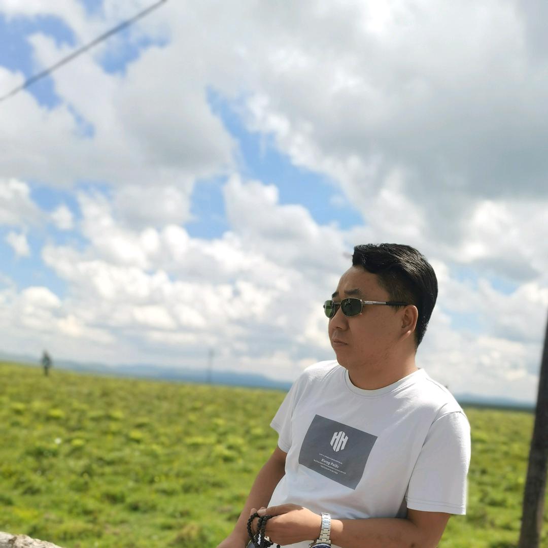 王春雷，艺术雕刻