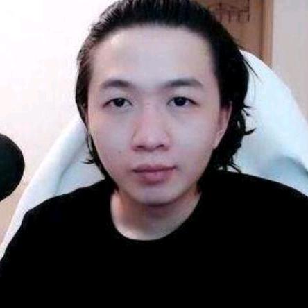 她曾红着眼挽留我