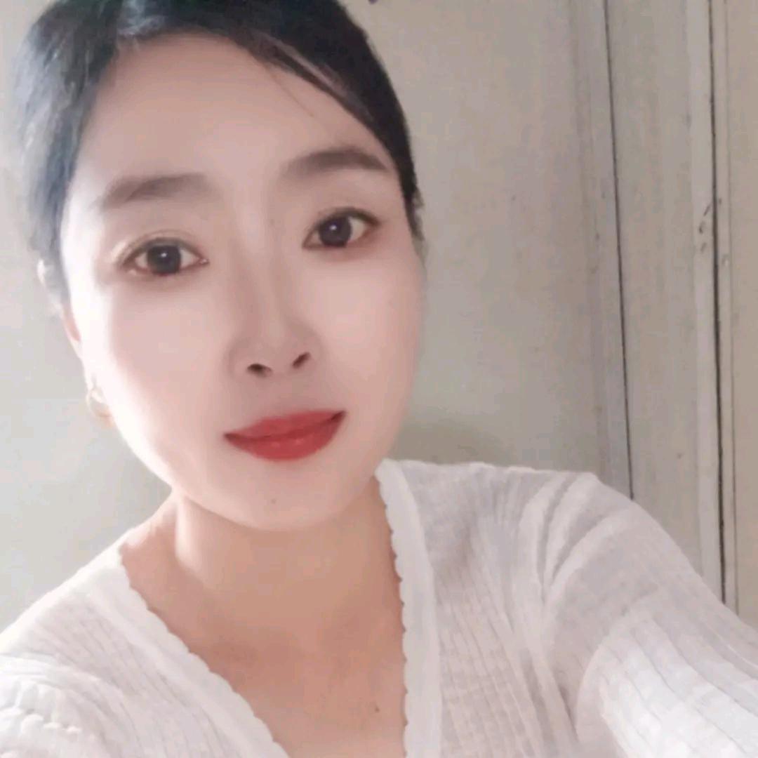 英子