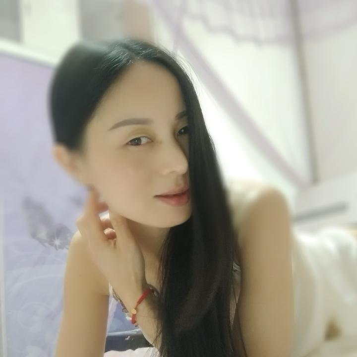 这个年纪只想泡你😄