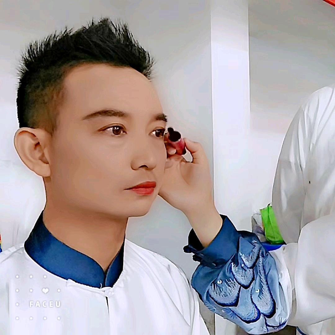 欧司朗  刘