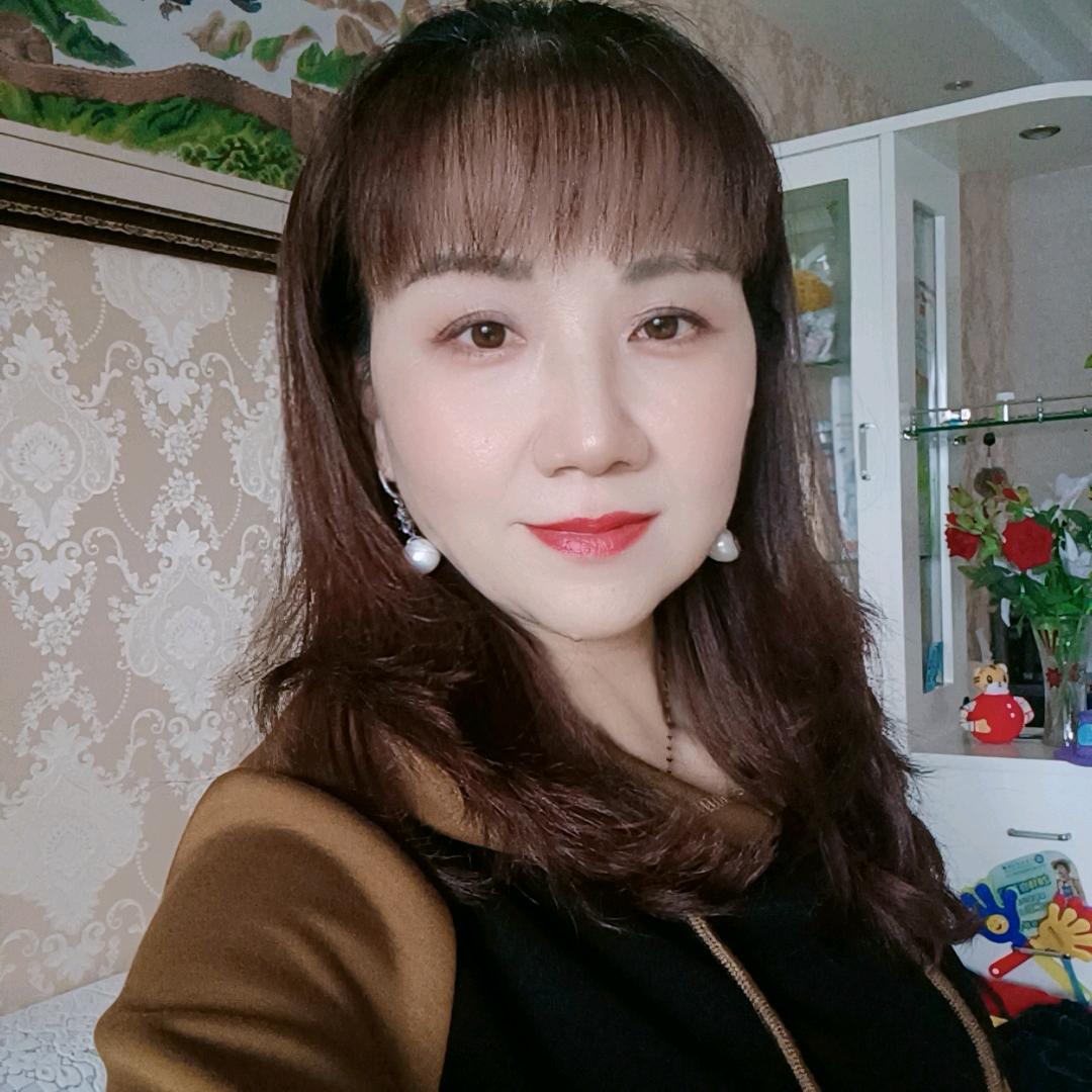水出芙蓉